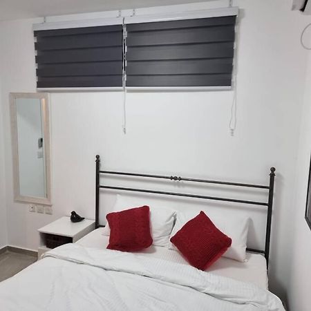 Apartmán דירת זוּגַג מפנקת עם מרפסת משגעת ונוף למפרץ. Ejlat Exteriér fotografie