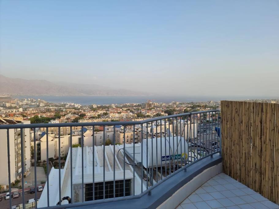 Apartmán דירת זוּגַג מפנקת עם מרפסת משגעת ונוף למפרץ. Ejlat Exteriér fotografie